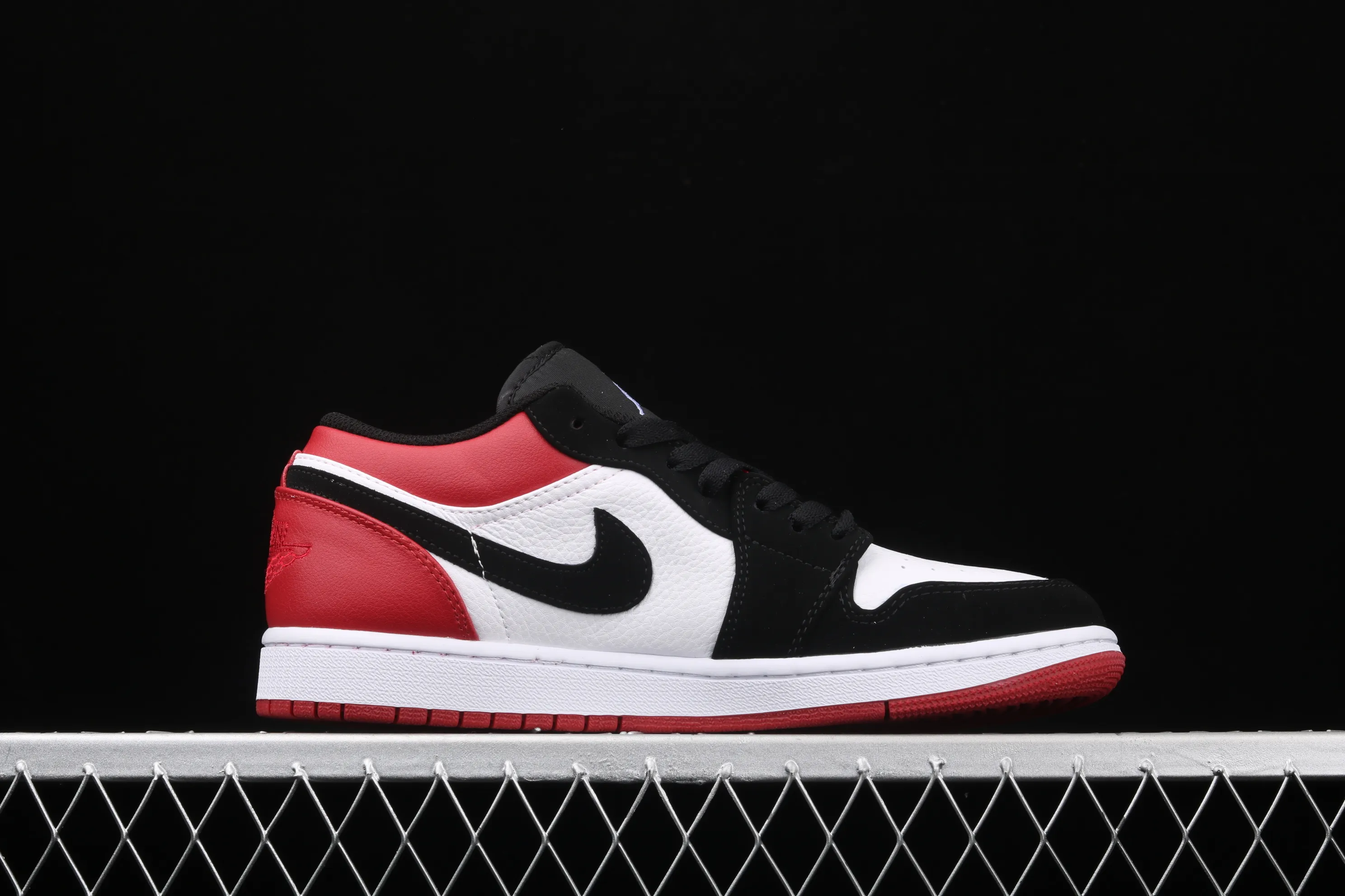 All Categories Air Jordan Jordan Series Basketball Shoes Air Jordan 1 Low New Version Air Jordan 1 Low AJ1 Joe 1 Low Top Leather Black Toe 553558-116